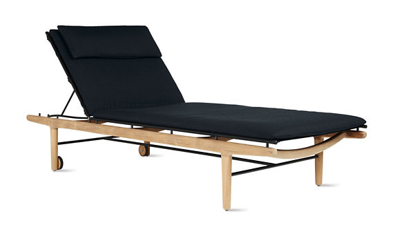 Finn Chaise       Designed by Norm Architects